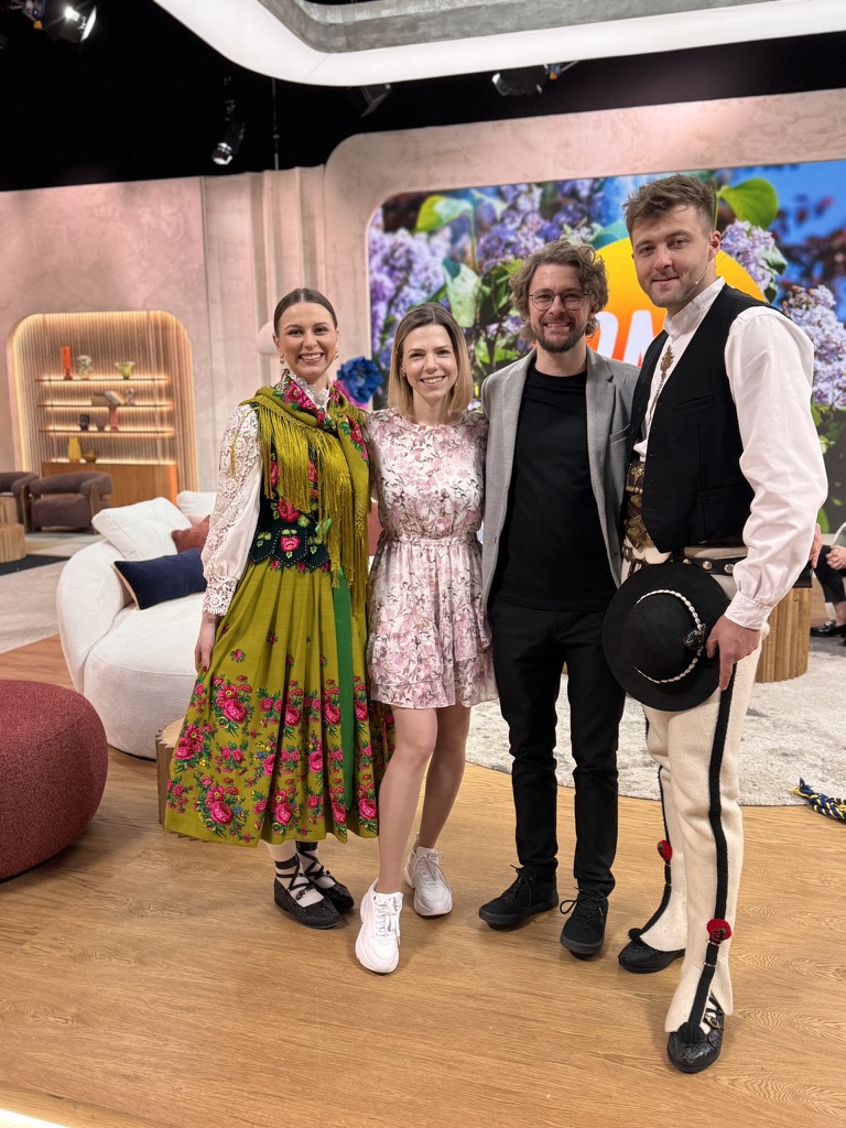 "Question for Breakfast" - a story about wedding sessions in the Tatra Mountains. 6 62F848F9 5C62 4A6F 8E2D 8ABB42F5933C 1 105 c