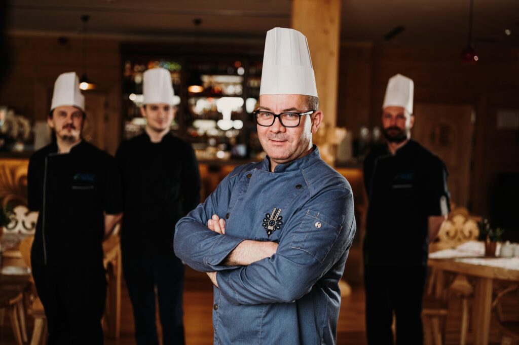 Portret 3 Restauracja Chocholowska 04.2022 025